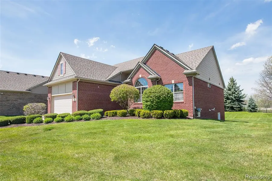 20605 Golf Ridge, Livonia, MI 48152 - #2