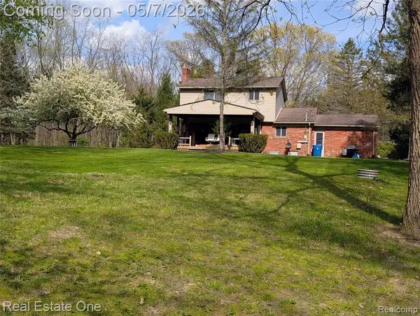 980 Oxbow Lake, White Lake, MI 48386