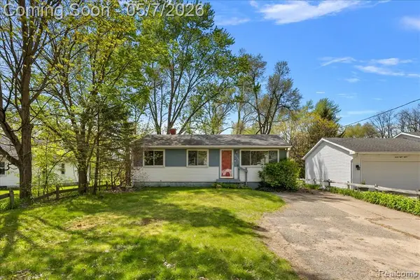 2795 Woodbury, Walled Lake, MI 48390
