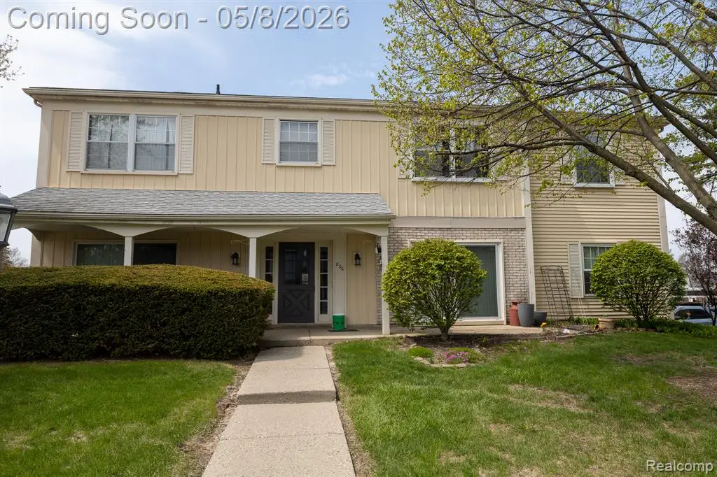806 Bloomfield Village #H, Auburn Hills, MI 48326 - #1