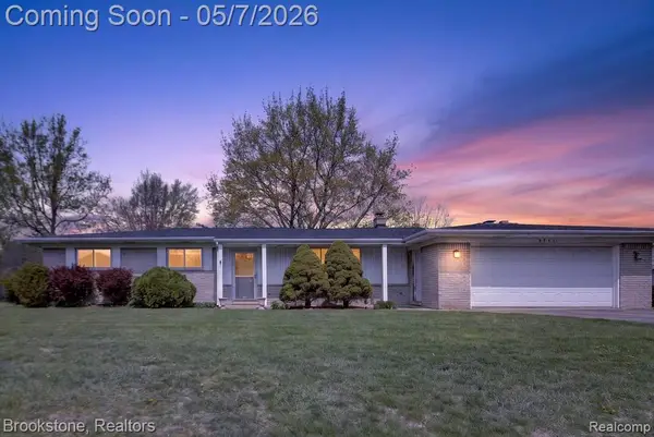 2732 Lacota, Waterford, MI 48328