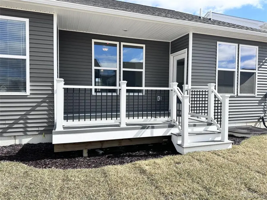 2014 Shale, Howell, MI 48843 - #2