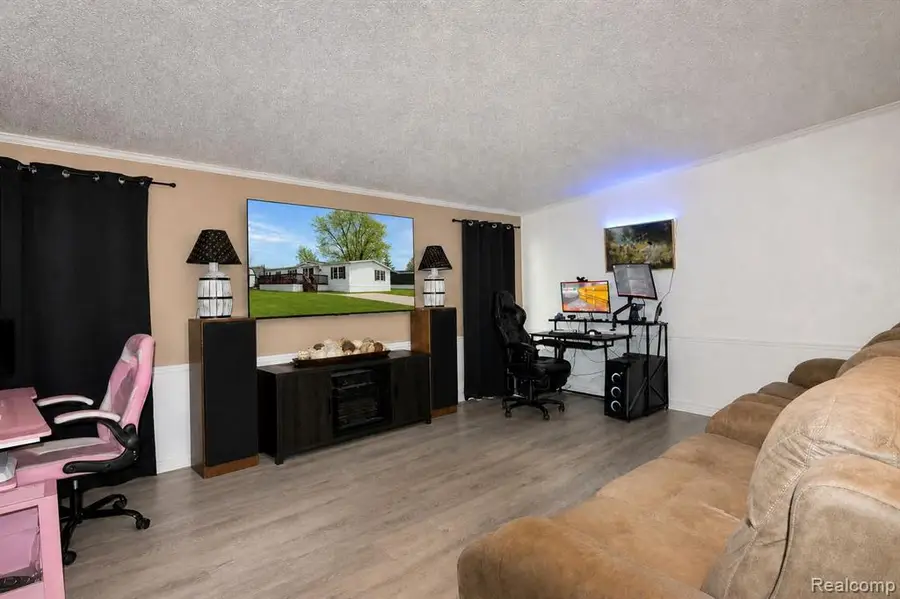 29193 Hazelwood, Flat Rock, MI 48134 - #2