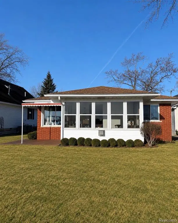 5435 Pointe, East China, MI 48054 - #1