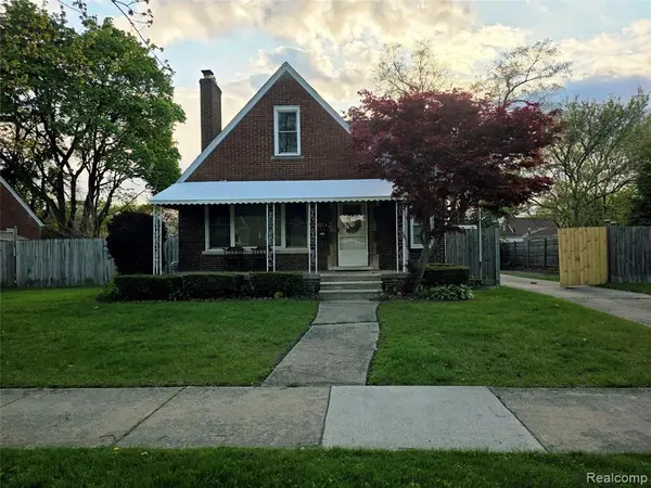 21259 Cyman, Warren, MI 48091