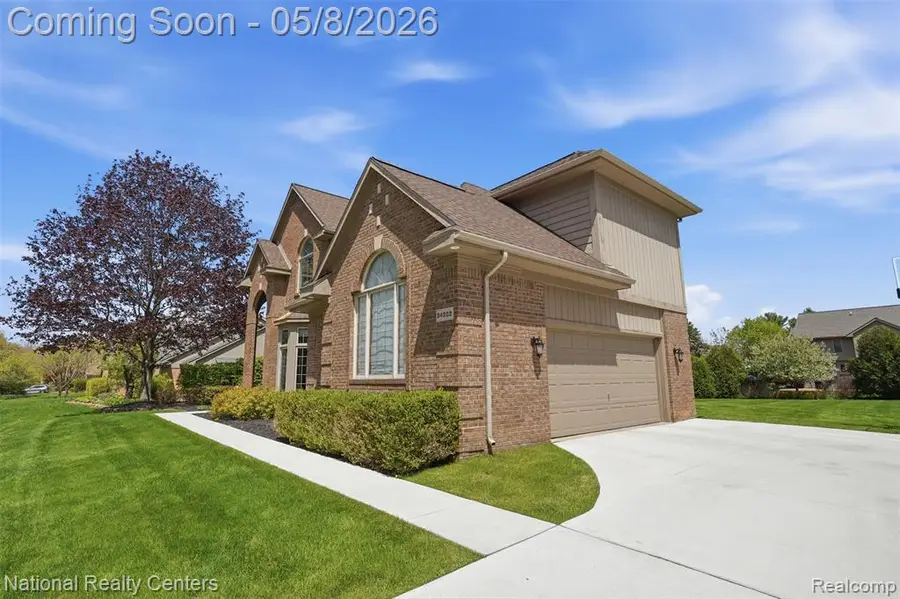 24282 Lynwood, Novi, MI 48374 - #3