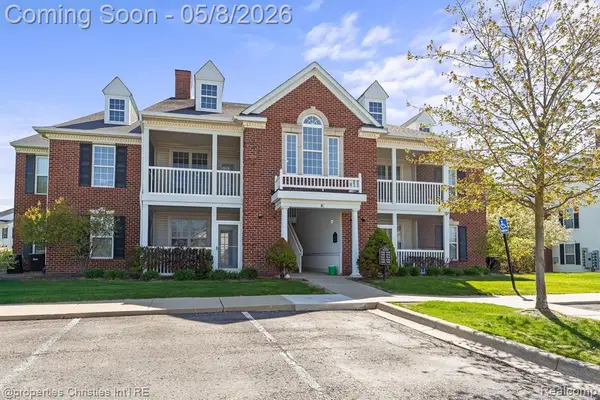 920 W Summerfield Glen, Ann Arbor, MI 48103