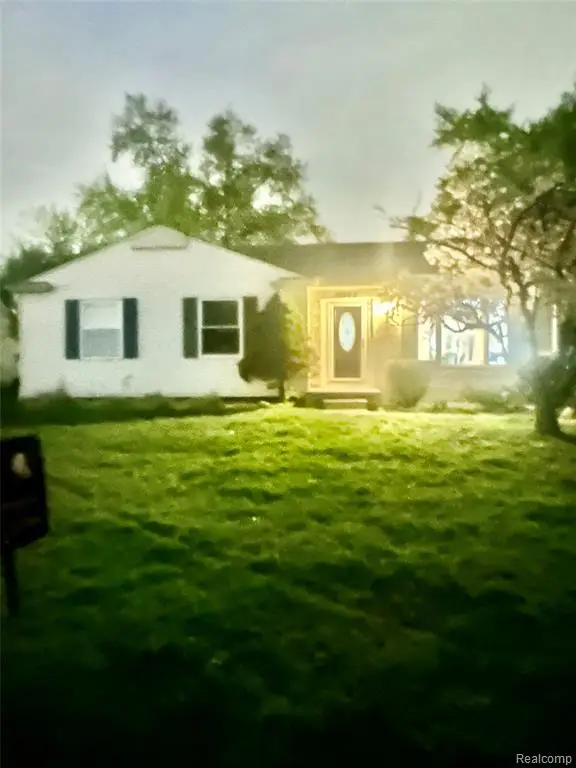 5783 Williamsburg, Waterford, MI 48327 - #2