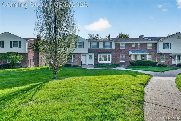 22927 Lakeshore, Saint Clair Shores, MI 48080