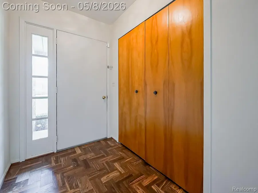 22727 Shoreview, Saint Clair Shores, MI 48082 - #2