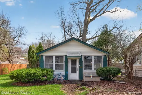 141 W Granet, Hazel Park, MI 48030