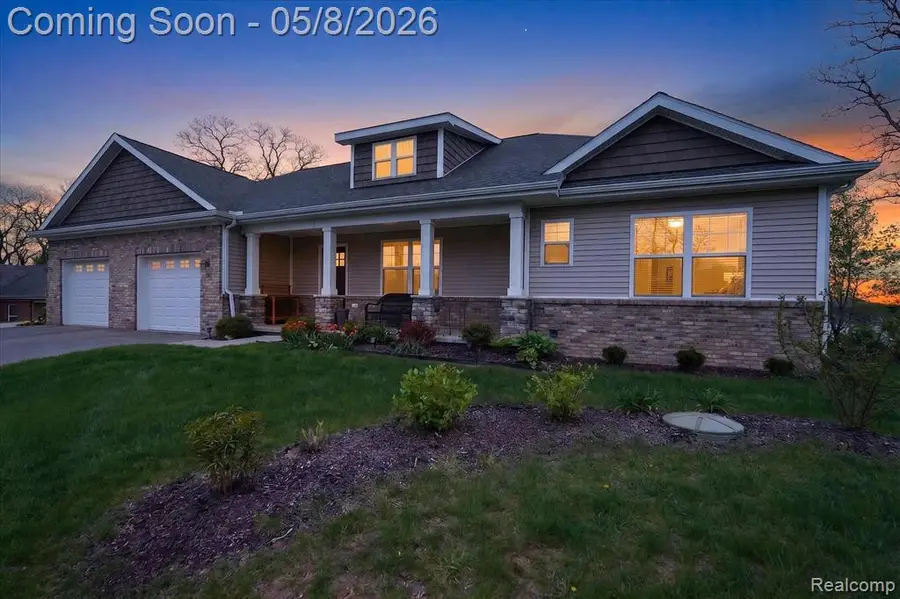 5847 Scenic Bluff #28, Brighton, MI 48116 - #2