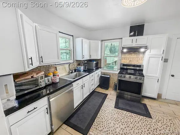 8805 Whitlock, Dearborn, MI 48126
