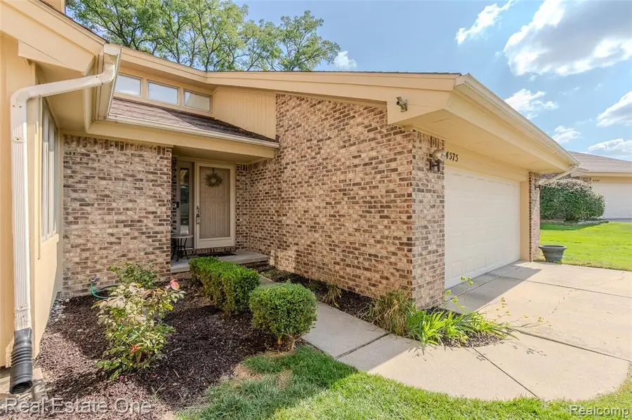 4575 Fairway, Waterford, MI 48328 - #2