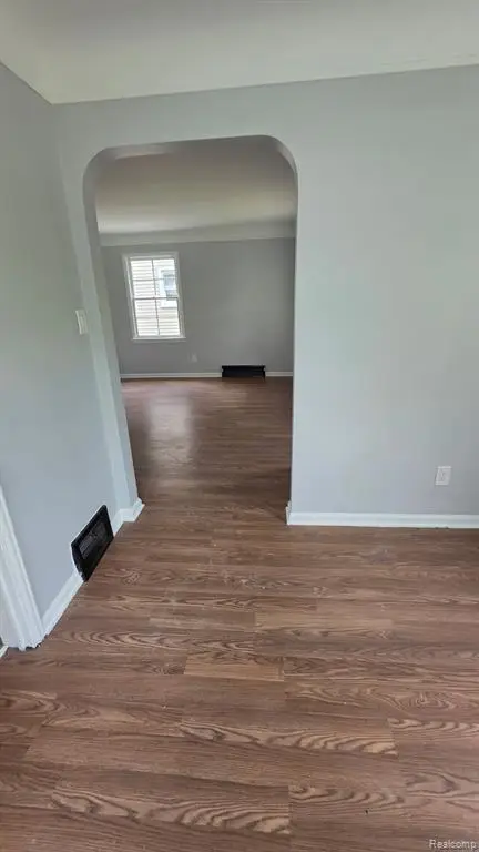 19700 Washtenaw, Harper Woods, MI 48225 - #3