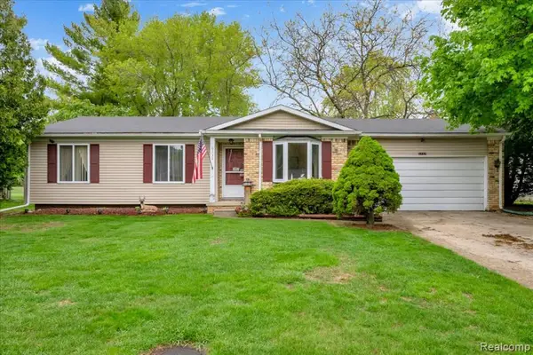 6332 Windham, Grand Blanc, MI 48439