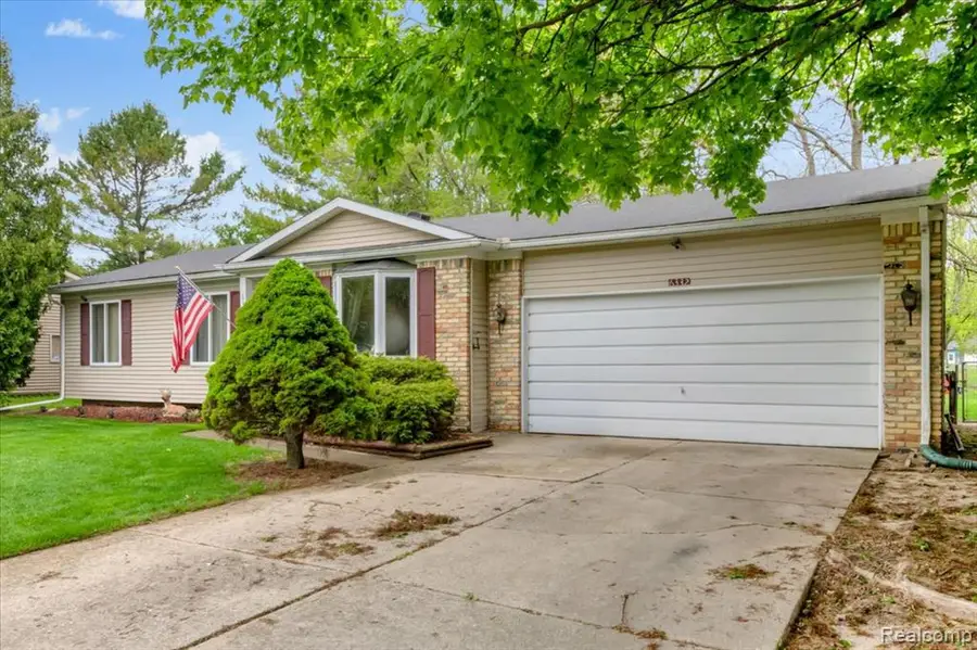 6332 Windham, Grand Blanc, MI 48439 - #3