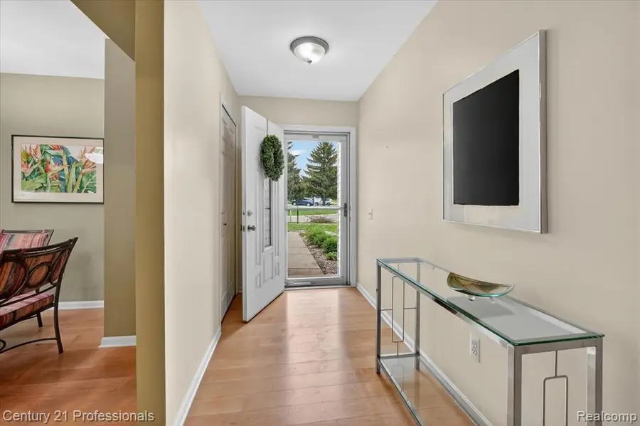 134 Foxboro, Rochester Hills, MI 48309 - #3