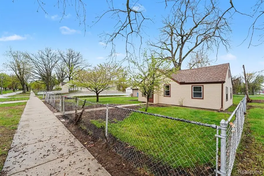 24026 Hopkins, Dearborn Heights, MI 48125 - #2