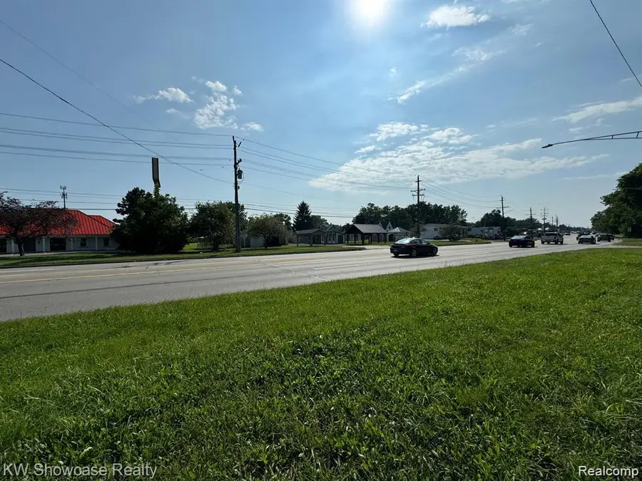 2830 Dixie, Waterford, MI 48328 - #2