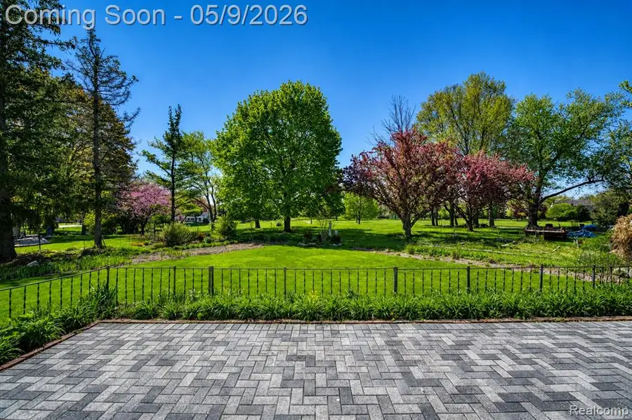 36368 Old Homestead, Farmington Hills, MI 48335 - #2