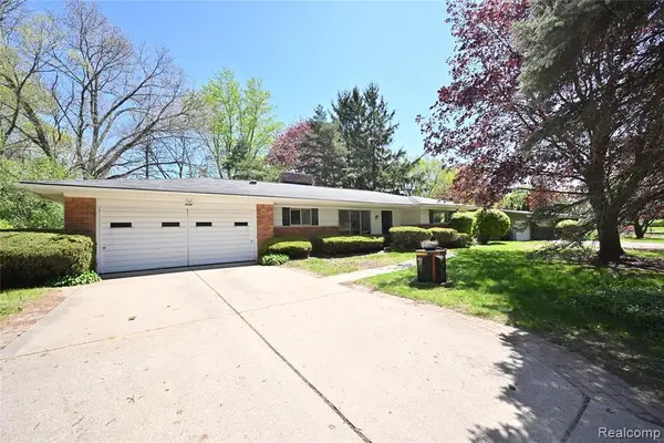 2765 Lahser, Bloomfield Hills, MI 48304
