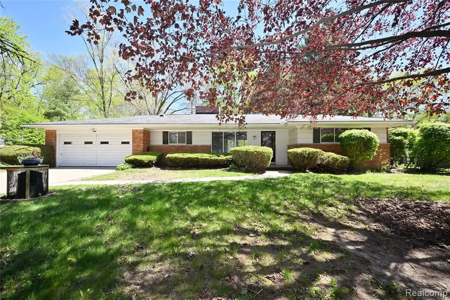 2765 Lahser, Bloomfield Hills, MI 48304 - #2