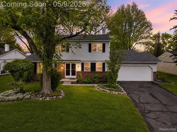 22718 Chestnut Tree, Novi, MI 48375