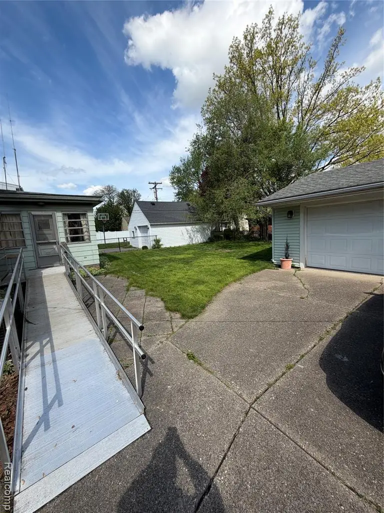 13126 Chestnut, Southgate, MI 48195 - #3