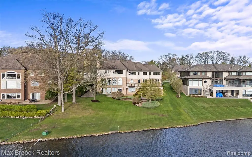 1832 Long Lake Shore, Bloomfield Hills, MI 48302 - #1