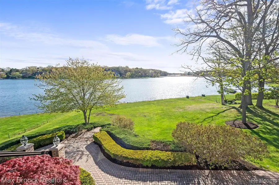 1832 Long Lake Shore, Bloomfield Hills, MI 48302 - #2