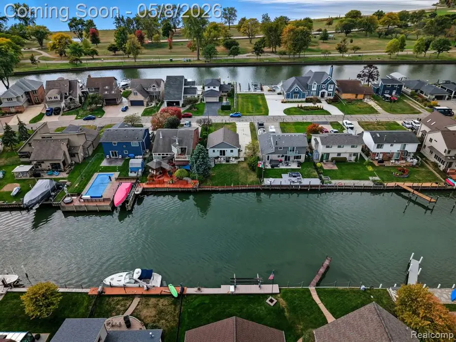 37752 Huron Pointe, Harrison Township, MI 48045 - #2