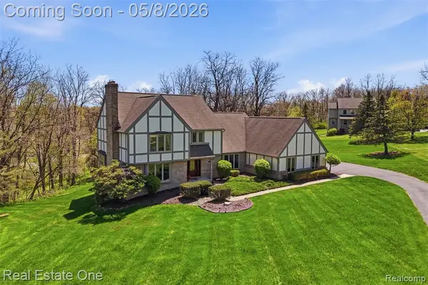6514 Mountview, Brighton, MI 48116