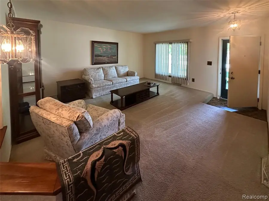 36086 English, Sterling Heights, MI 48310 - #3
