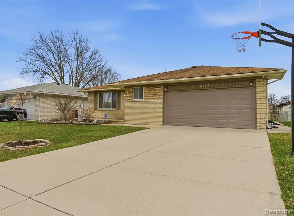 3064 Charity Dr, Sterling Heights, MI 48310 - #1