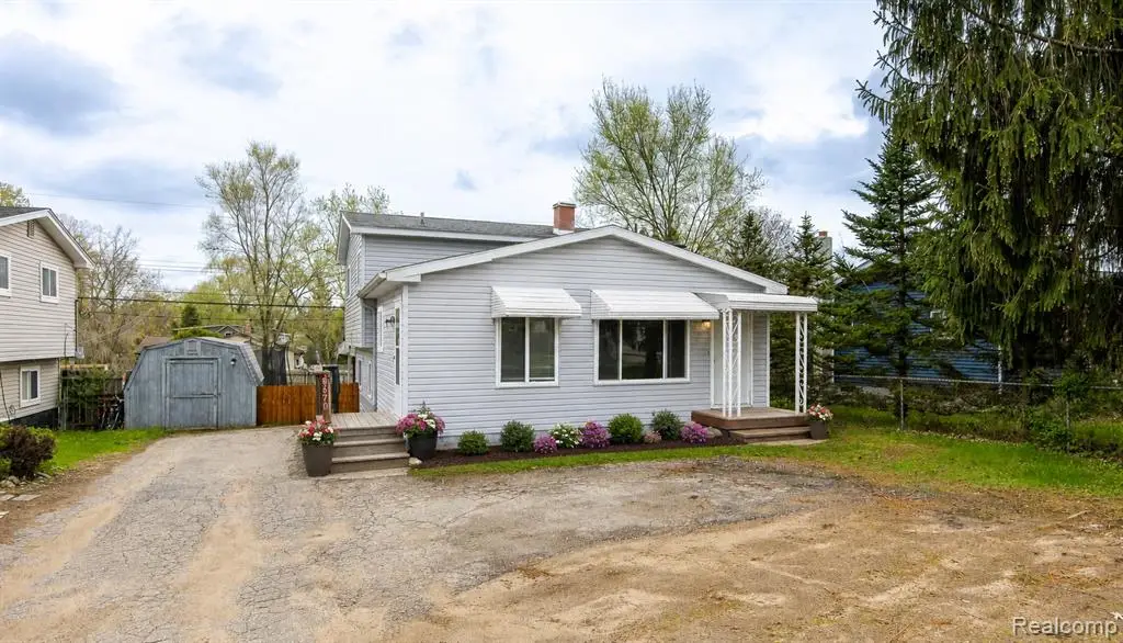 8670 N Eston, Clarkston, MI 48348 - #1
