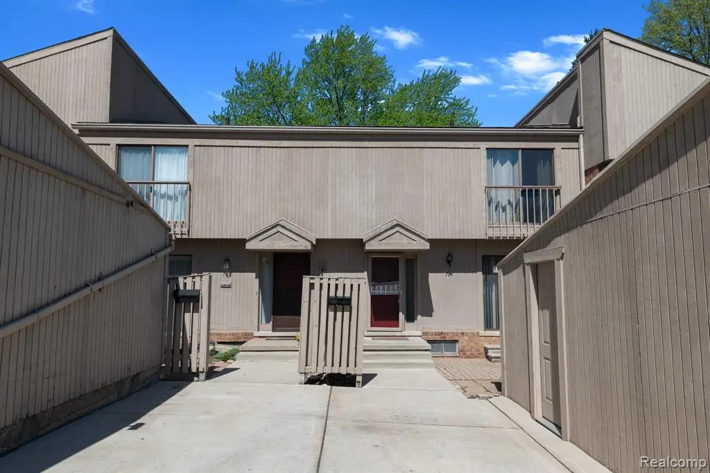 794 Oak Brook Ridge, Rochester Hills, MI 48307 - #1