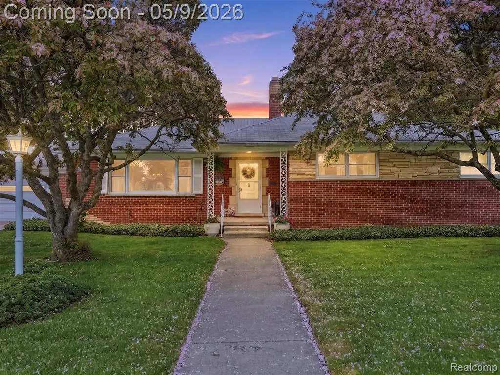 20600 Elizabeth, Saint Clair Shores, MI 48080 - #1