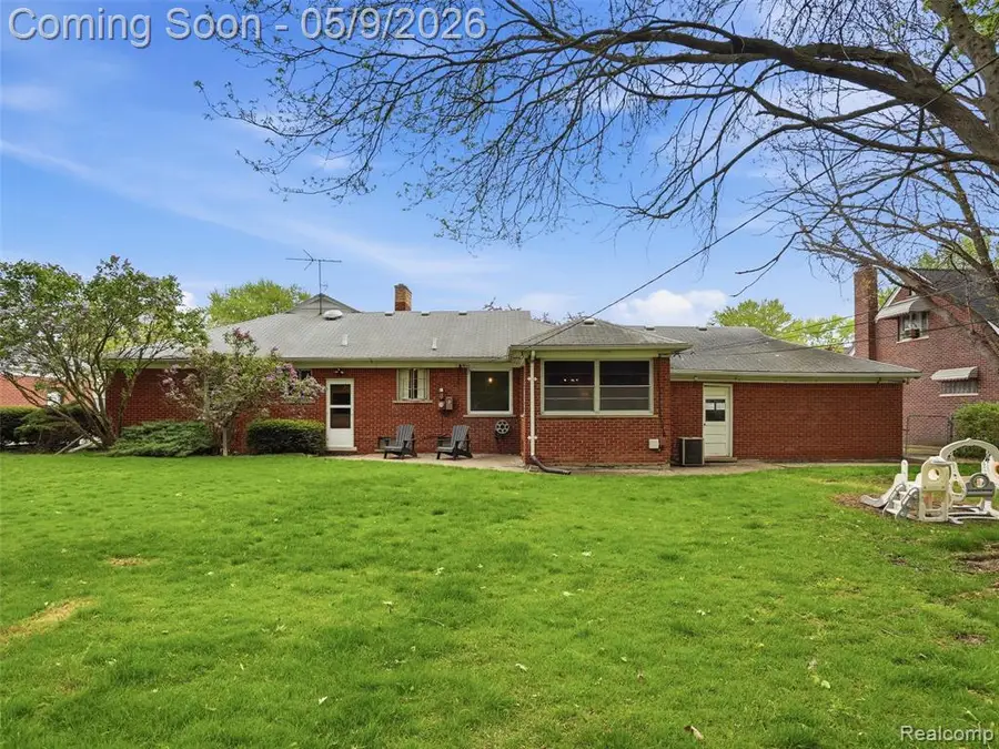 20600 Elizabeth, Saint Clair Shores, MI 48080 - #2