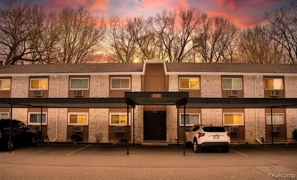 7600 Woodview #2, Westland, MI 48185