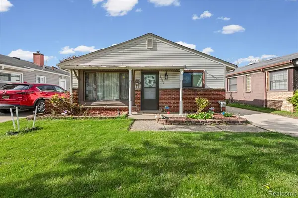 8153 Dale, Center Line, MI 48015