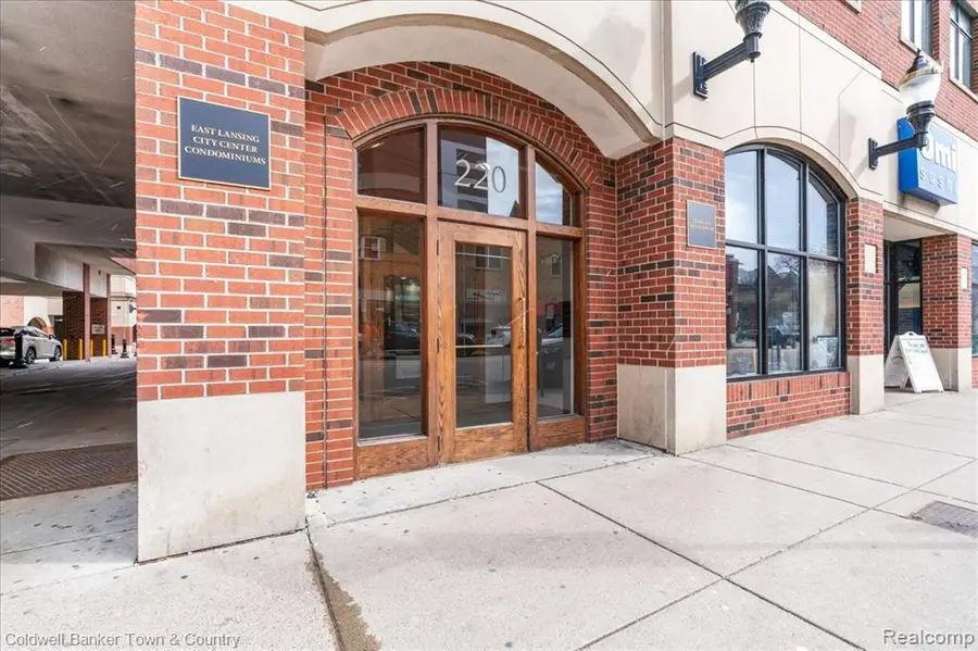 220 Mac #411, East Lansing, MI 48823 - #2