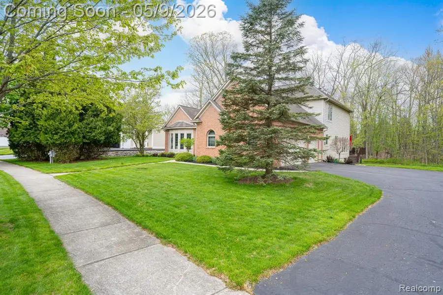 6091 Brookstone, Grand Blanc, MI 48439 - #2