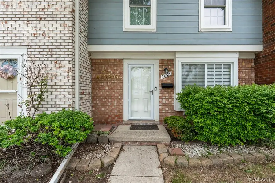 24525 Seaton Circuit #17, Warren, MI 48091 - #3