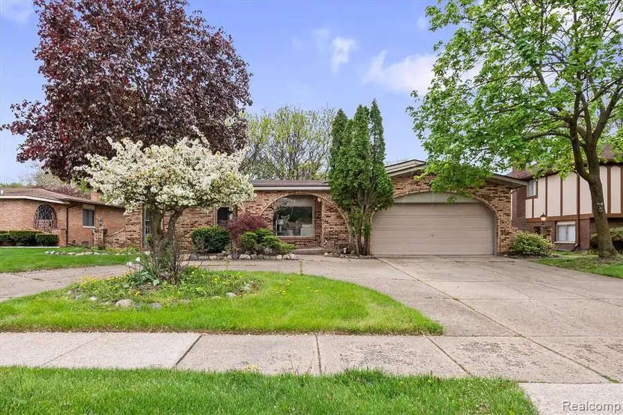 11326 Common, Warren, MI 48093 - #2