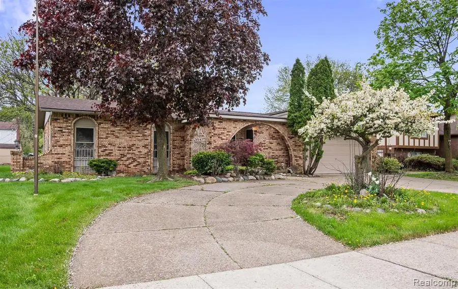 11326 Common, Warren, MI 48093 - #3