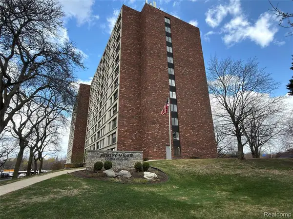 21800 Morley Ave #906, Dearborn, MI 48124