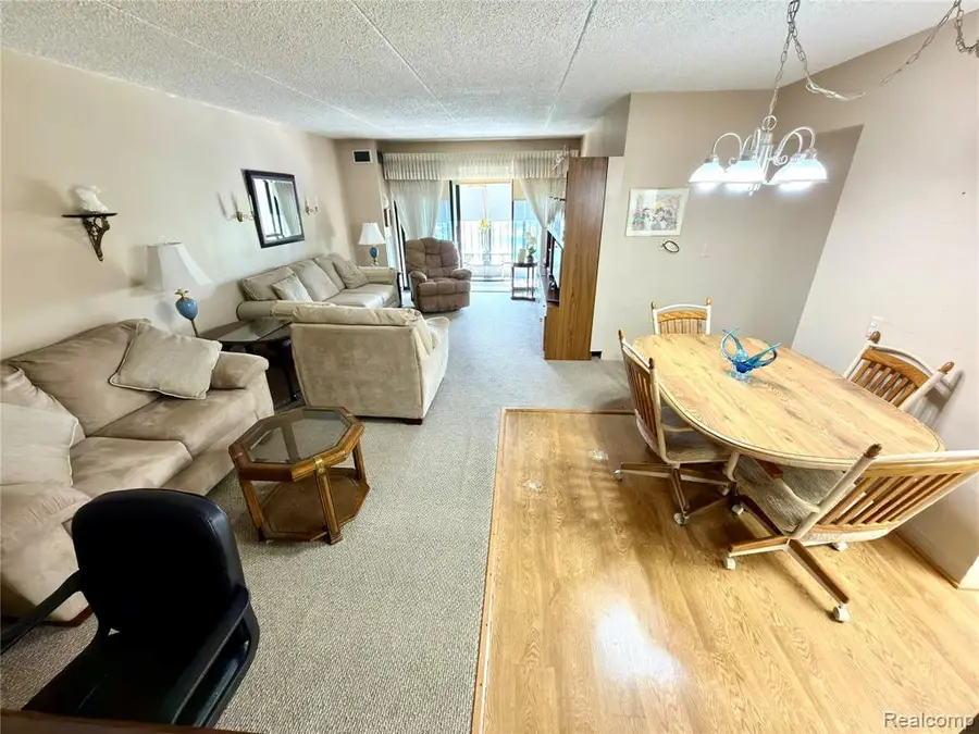 21800 Morley Ave #906, Dearborn, MI 48124 - #3