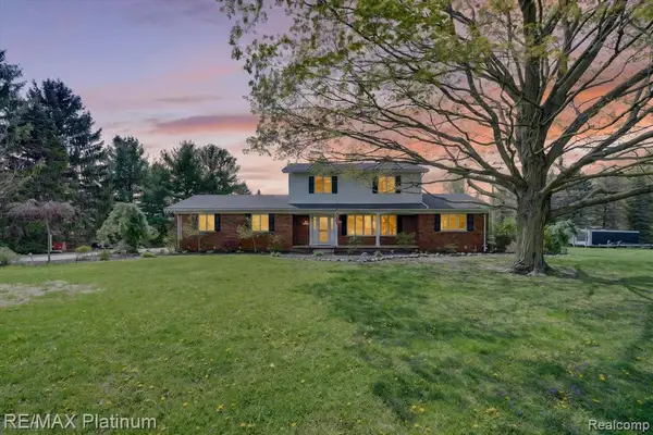 7687 Parshallville, Fenton, MI 48430