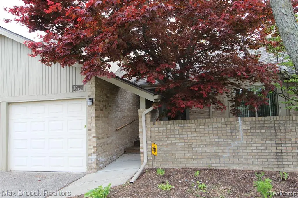 4029 Foxpointe, West Bloomfield, MI 48323 - #1